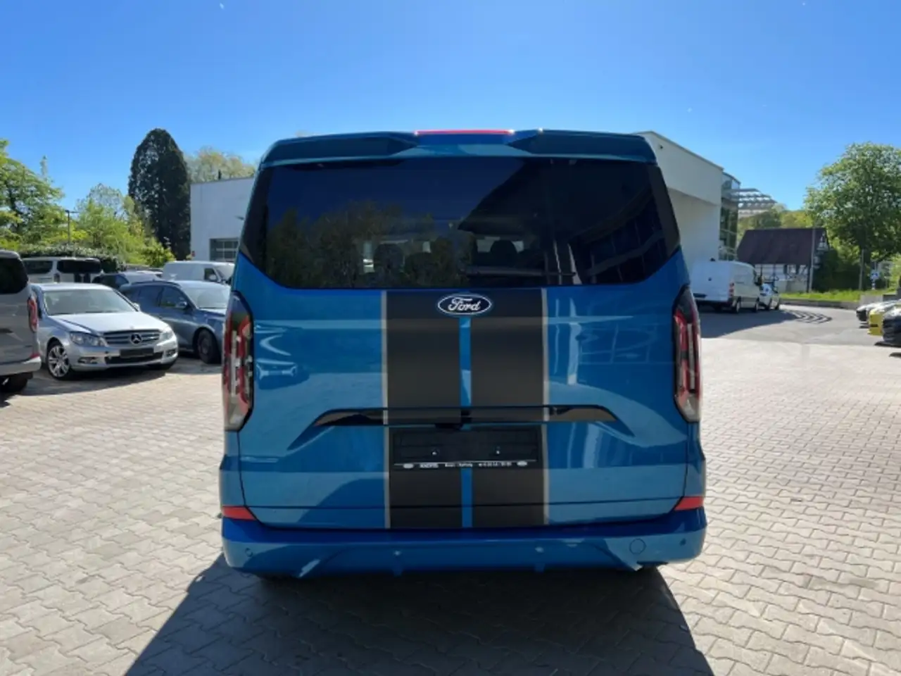 Ford Tourneo 8