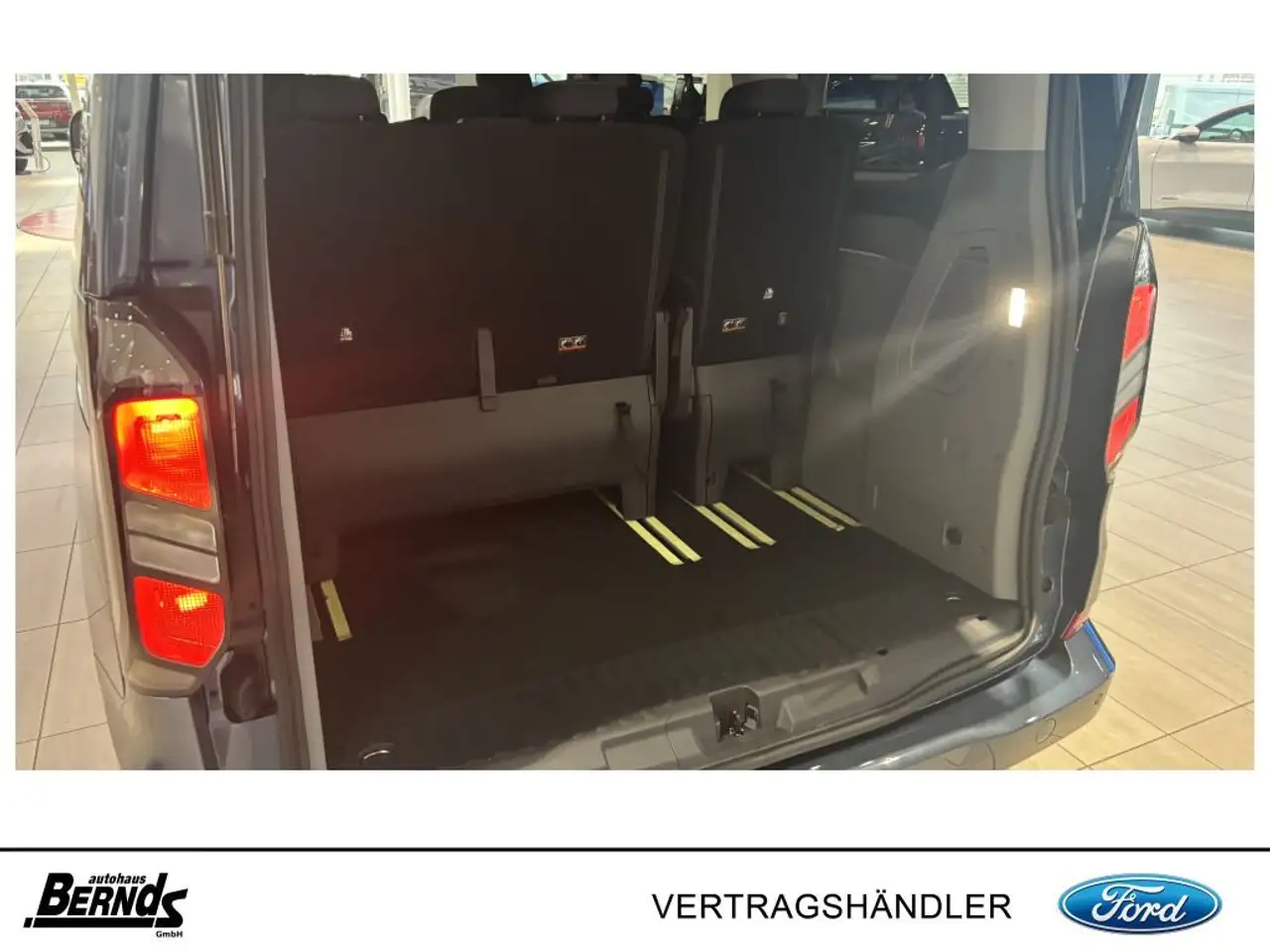 Ford Tourneo 12