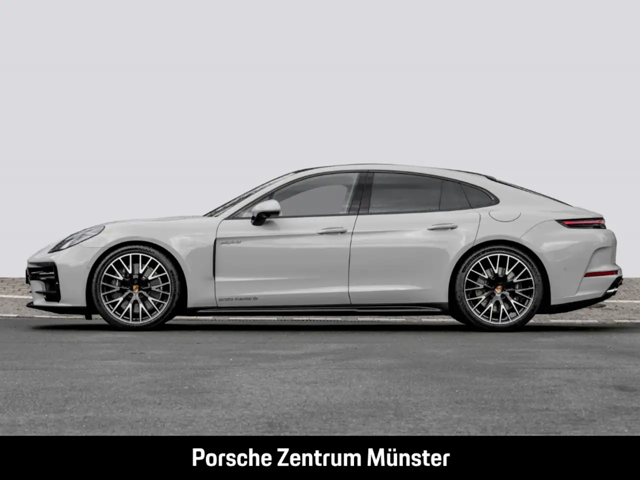 Porsche Panamera 4 2