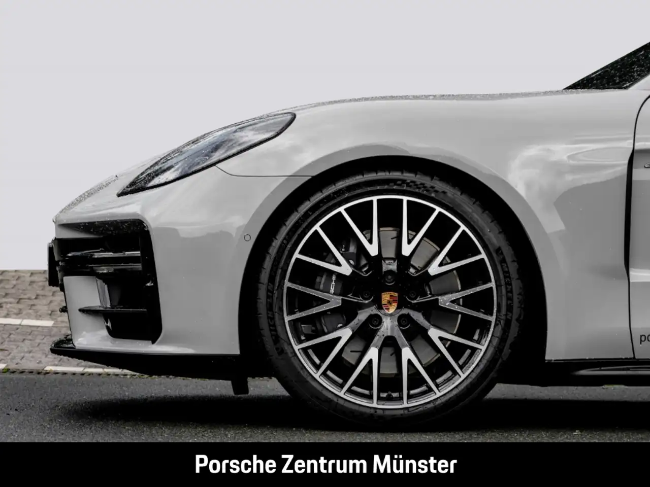 Porsche Panamera 4 6