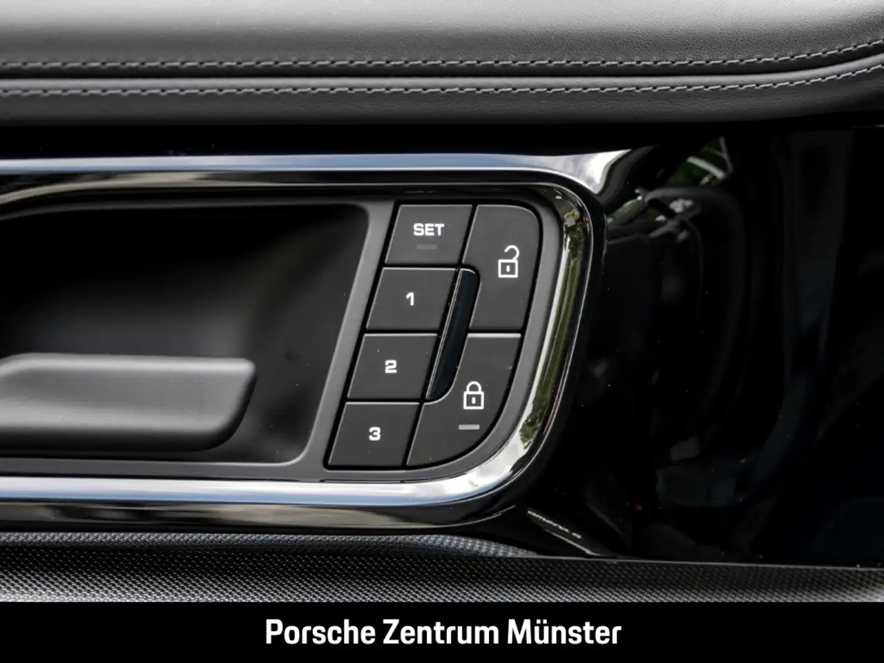 Porsche Panamera 4 16