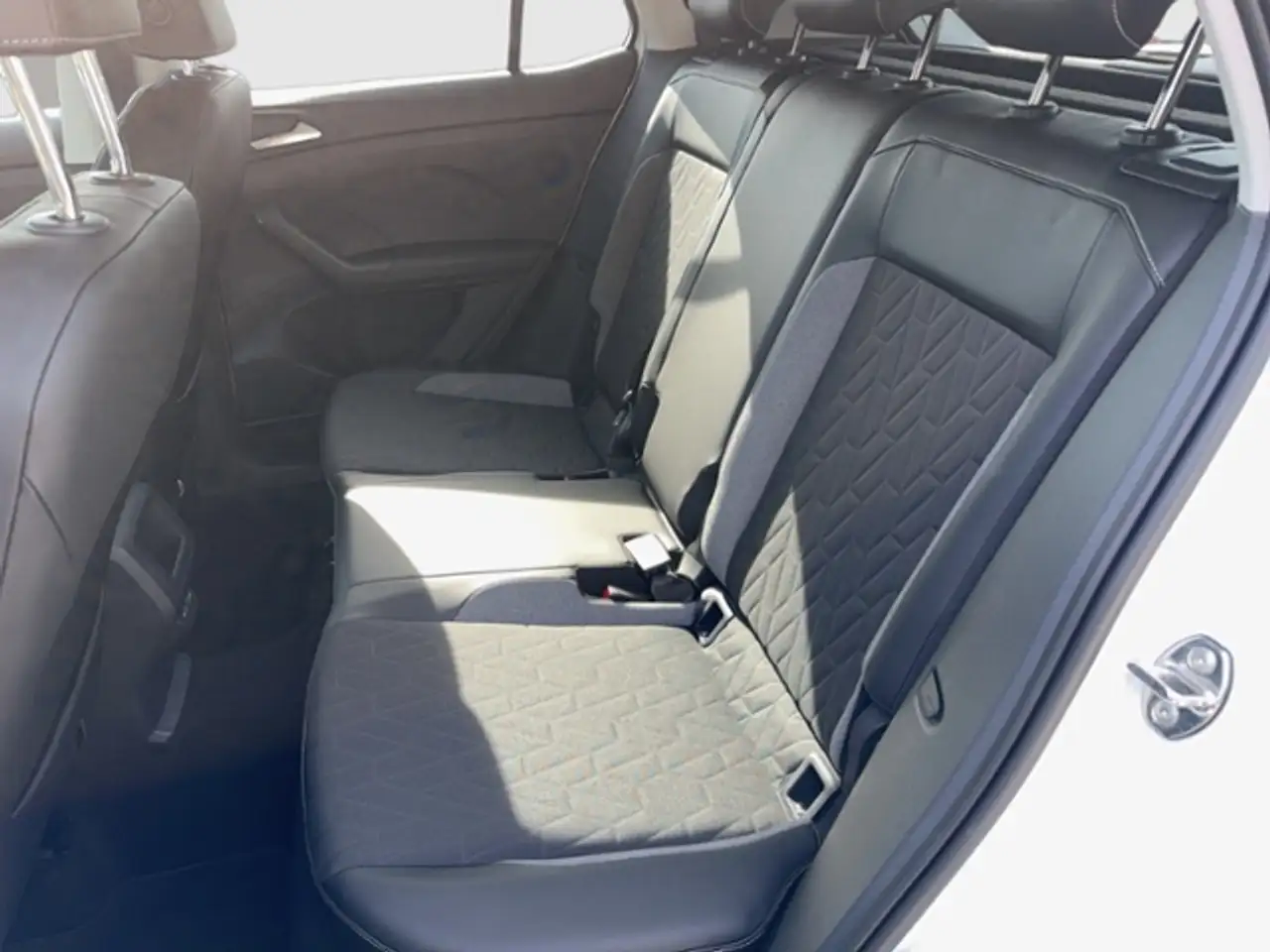 Volkswagen T-Cross 12