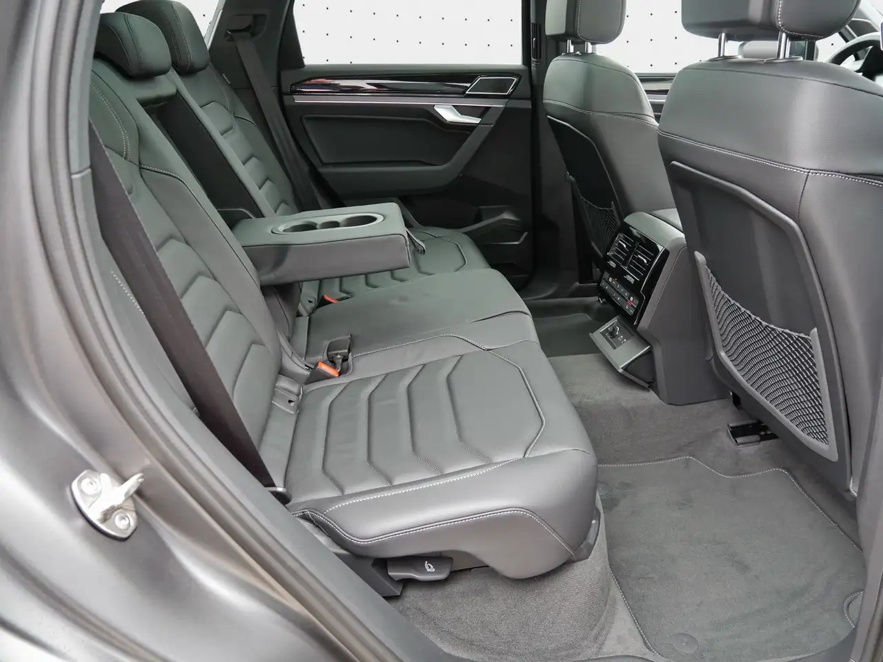 Volkswagen Touareg 16