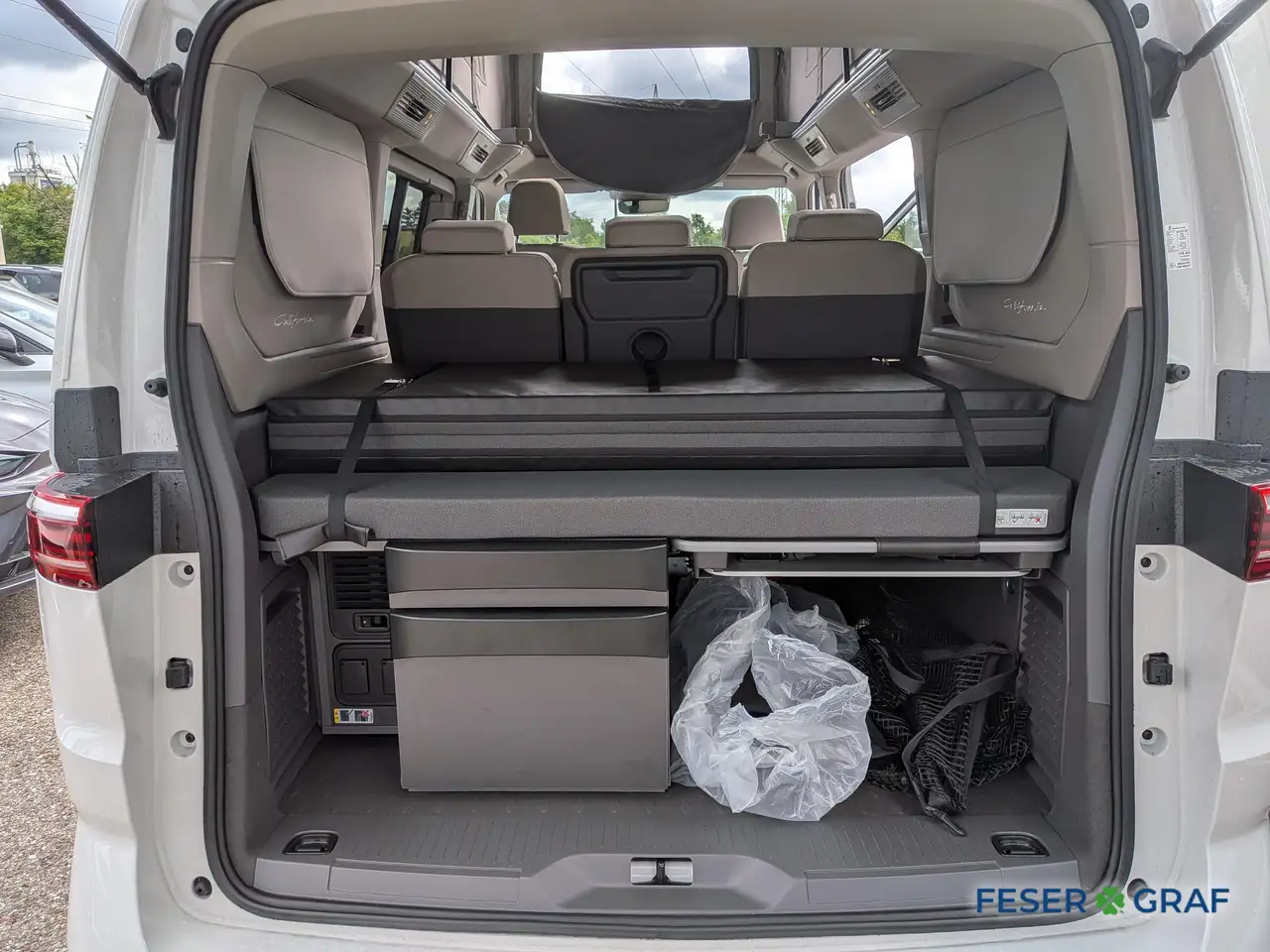 Volkswagen T7 California 14