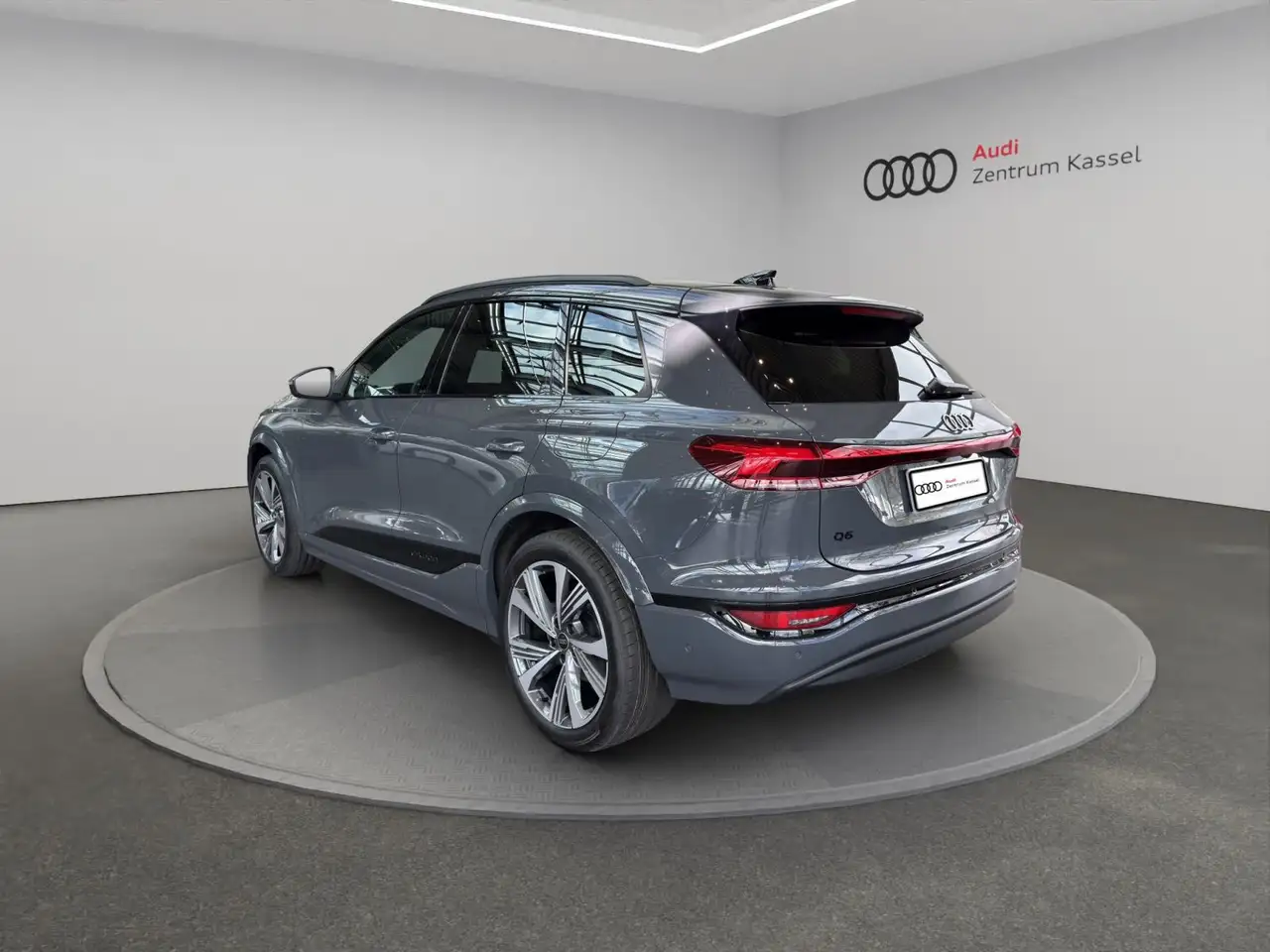 Audi Q6 3