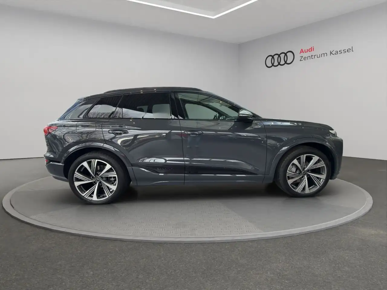 Audi Q6 6
