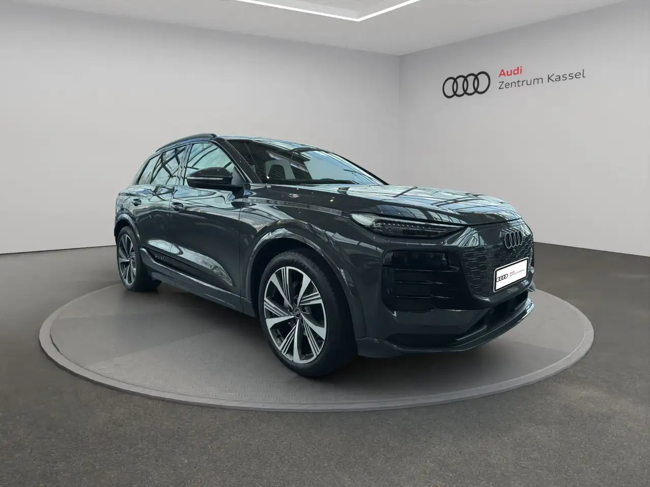 Audi Q6 7