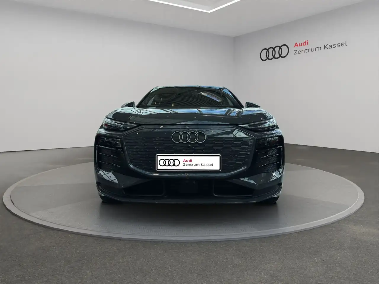 Audi Q6 8