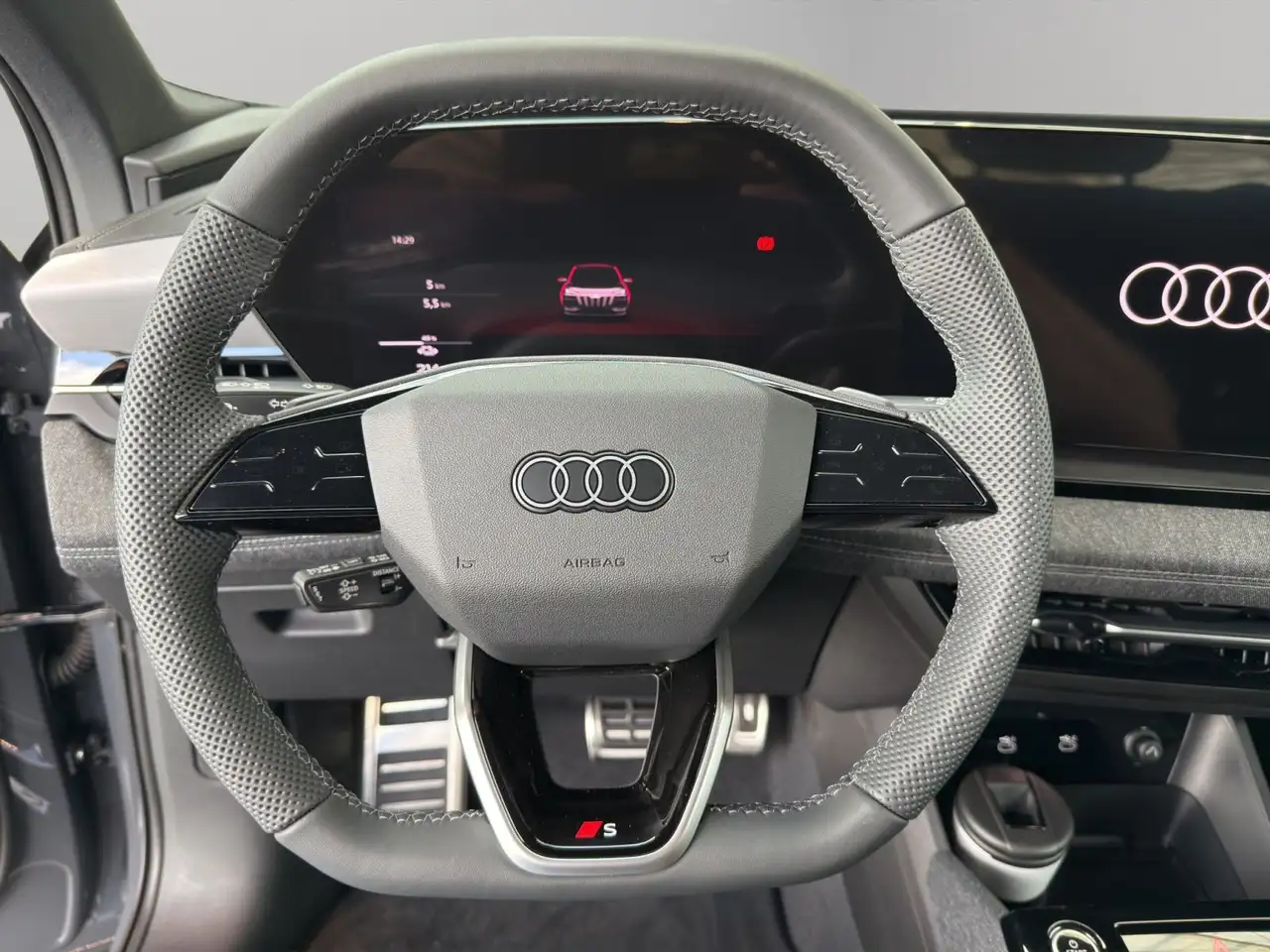 Audi Q6 10