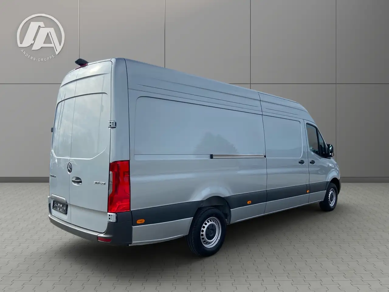 Mercedes-Benz Sprinter 317 4