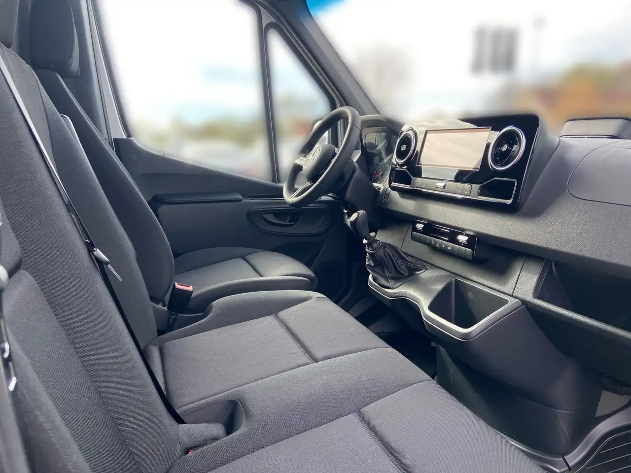 Mercedes-Benz Sprinter 317 11
