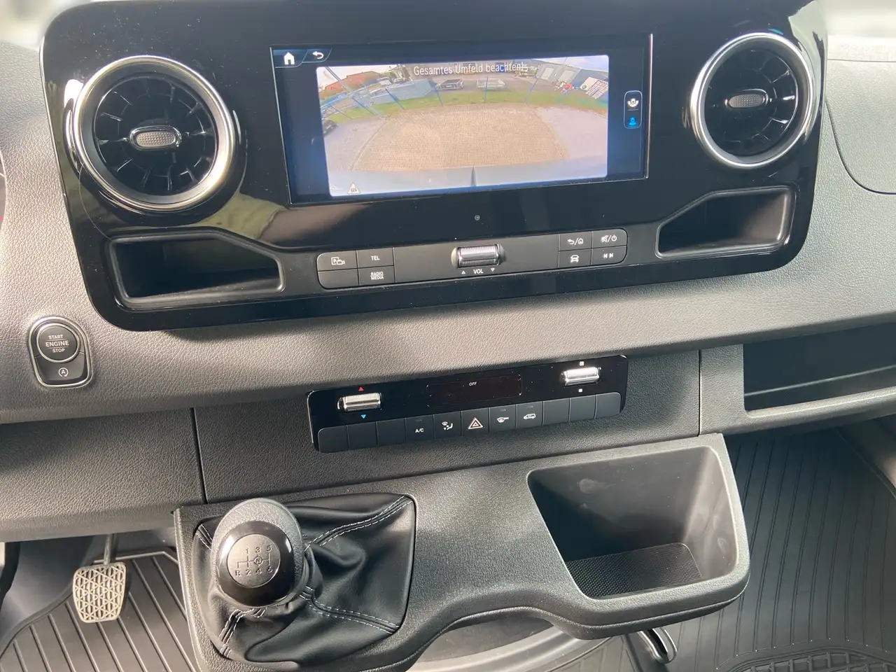 Mercedes-Benz Sprinter 317 13