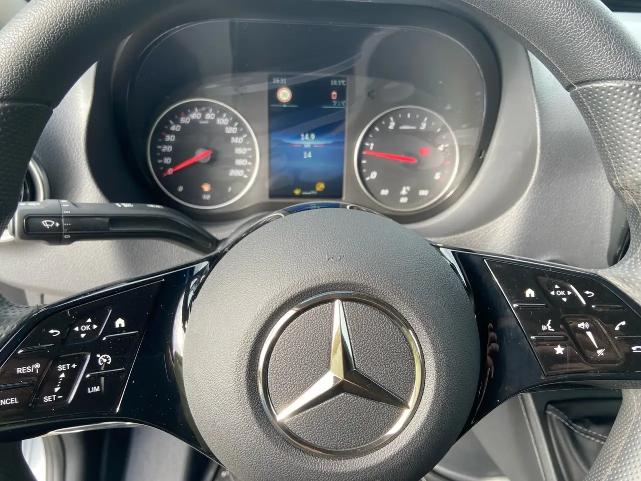 Mercedes-Benz Sprinter 317 14