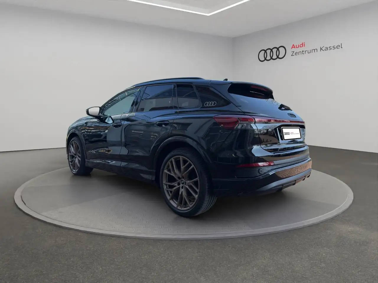 Audi Q4 5