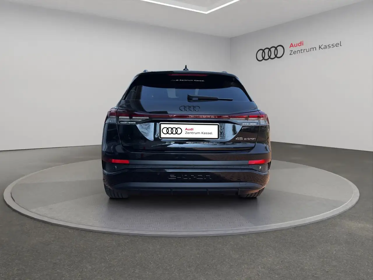 Audi Q4 6