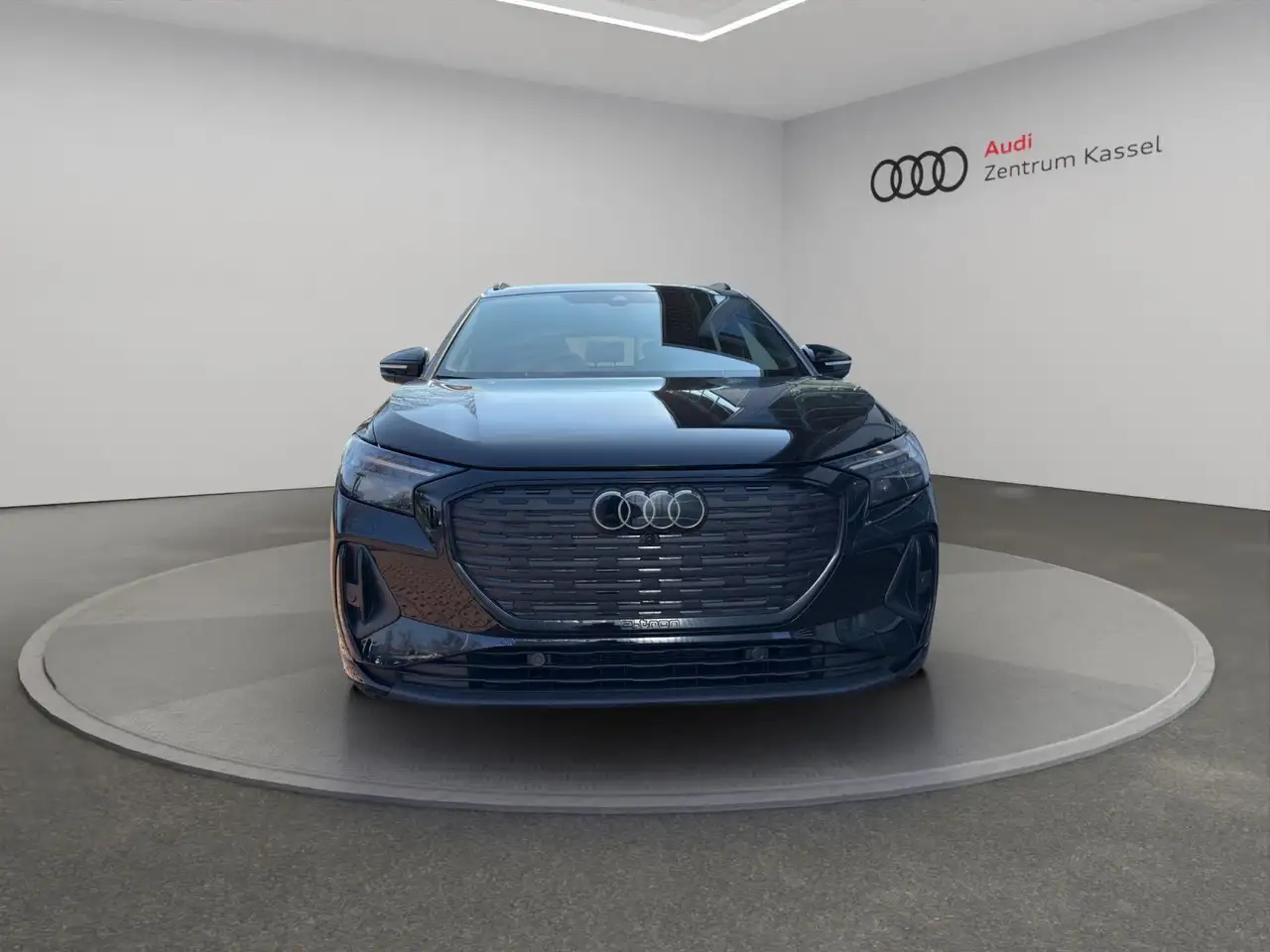 Audi Q4 10