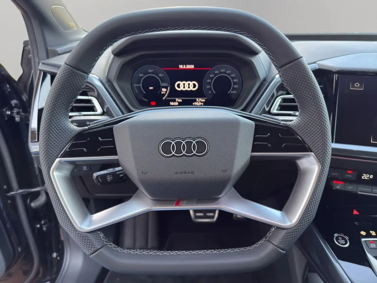Audi Q4 12