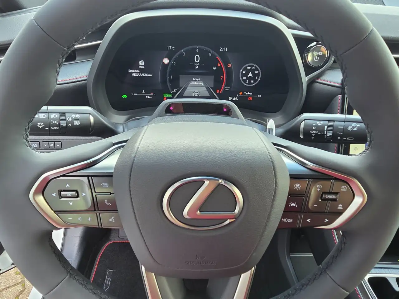 Lexus LBX 12