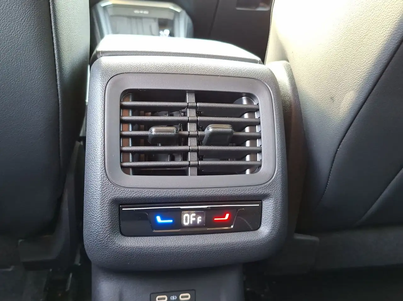 Volkswagen T-Roc 10