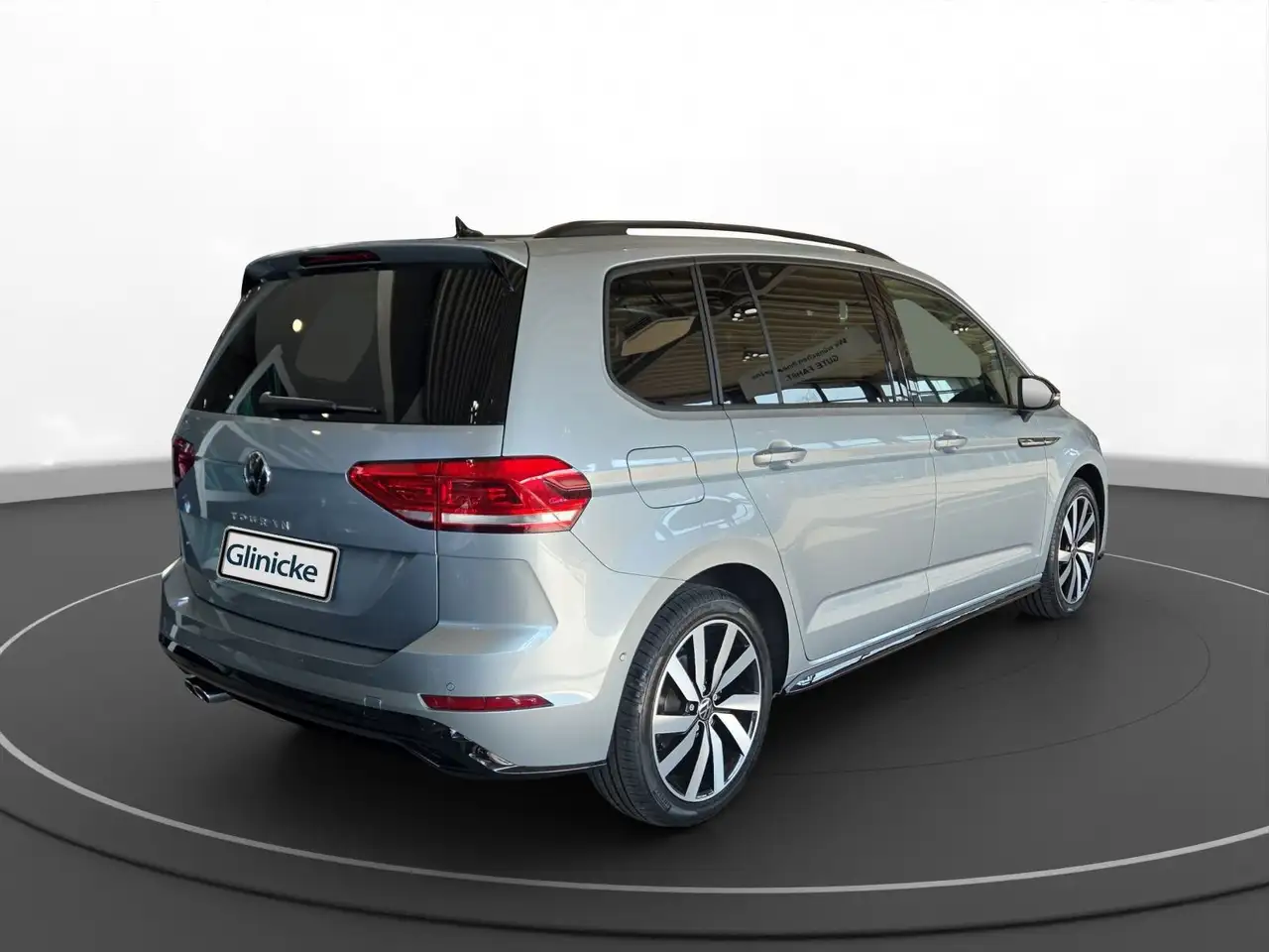 Volkswagen Touran 2