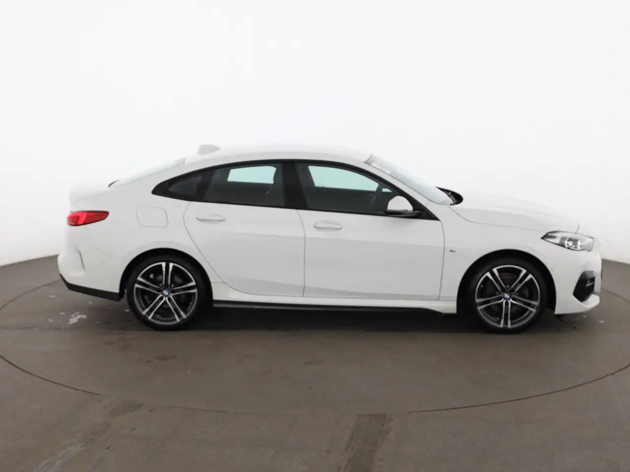 BMW 218 i 4