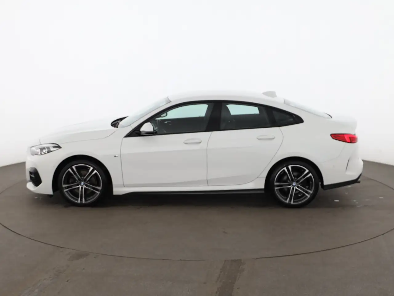 BMW 218 i 6