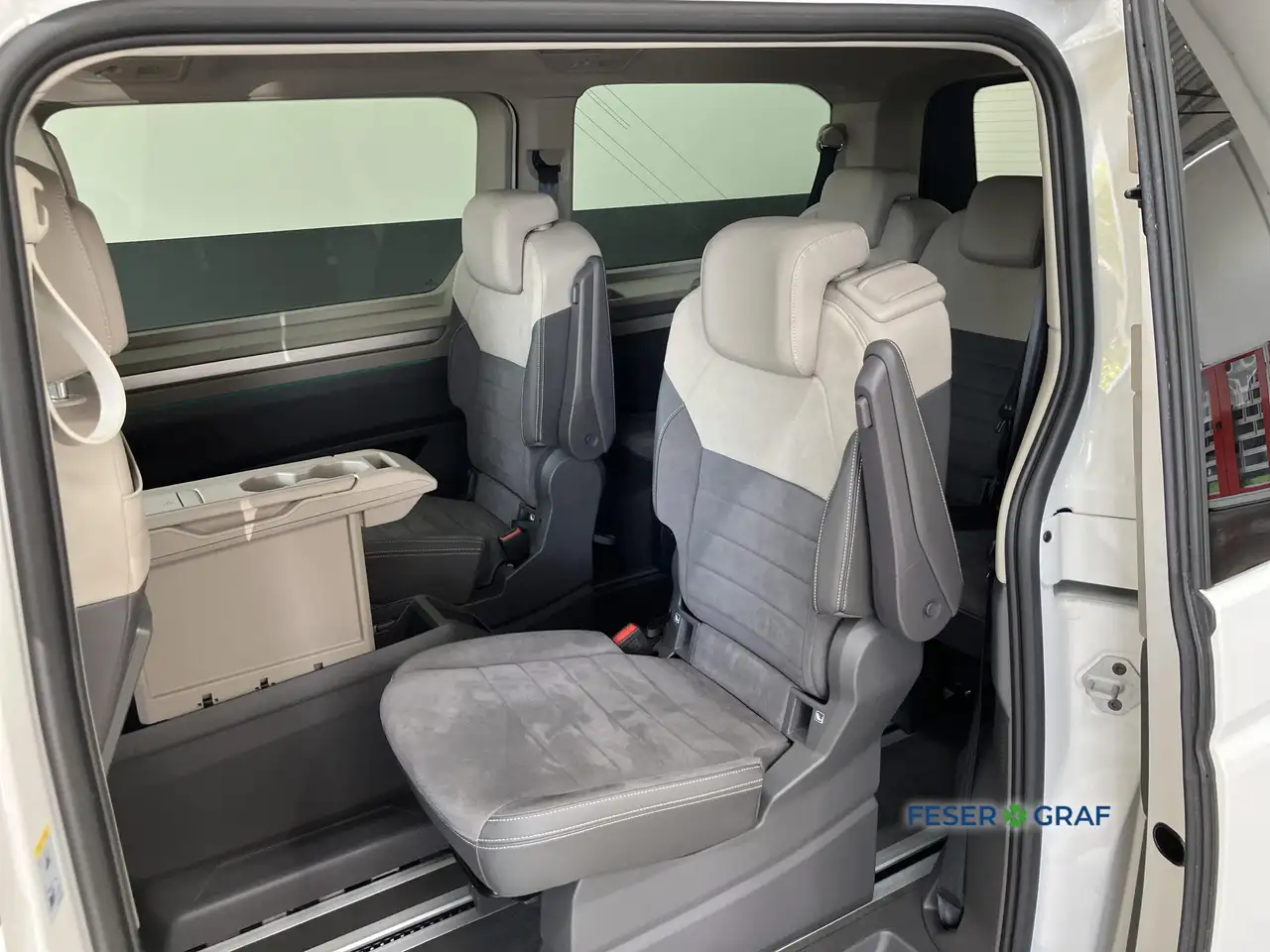 Volkswagen T7 Multivan 7