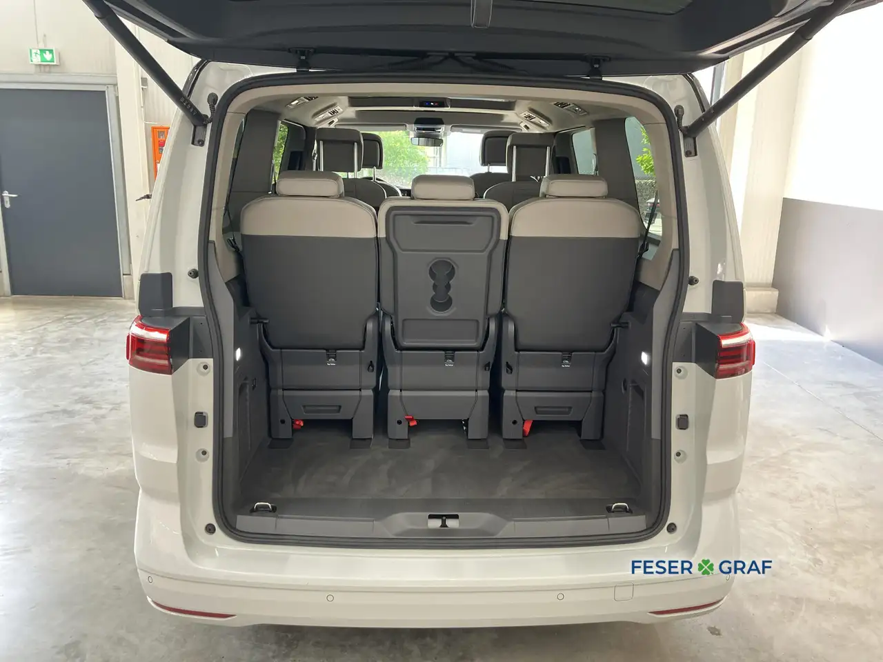 Volkswagen T7 Multivan 10
