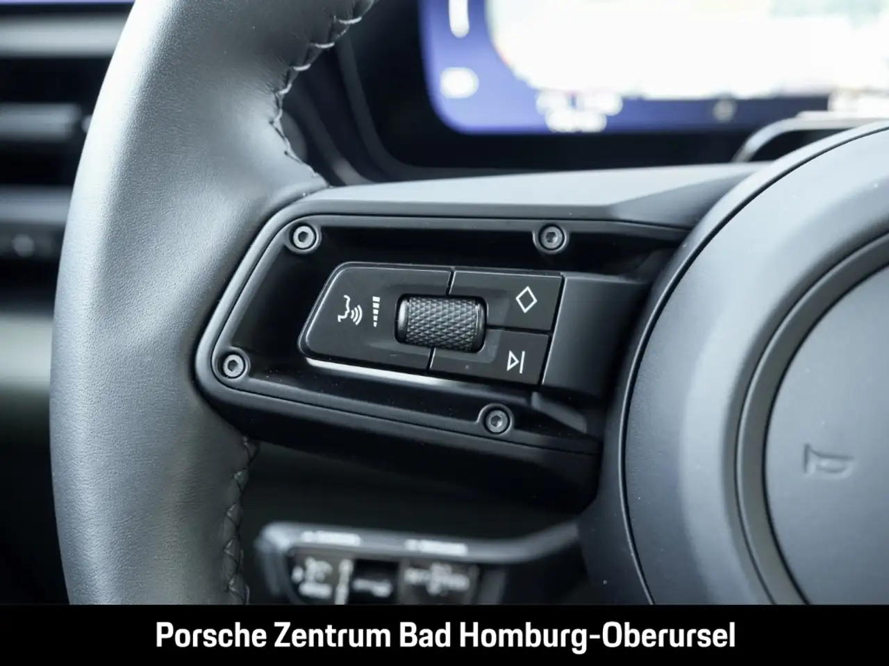 Porsche Macan 4 13
