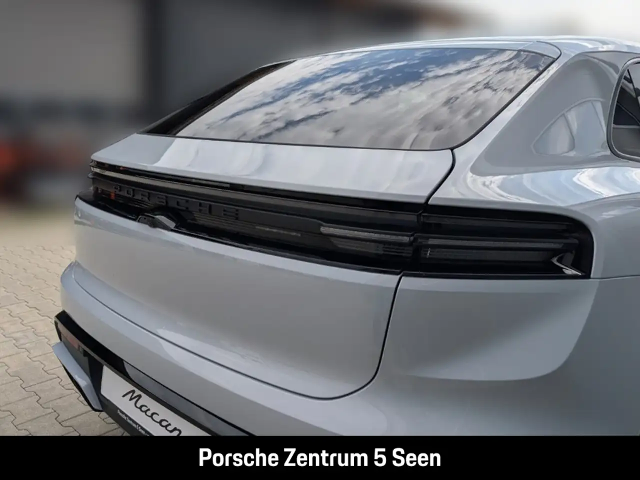 Porsche Macan 8