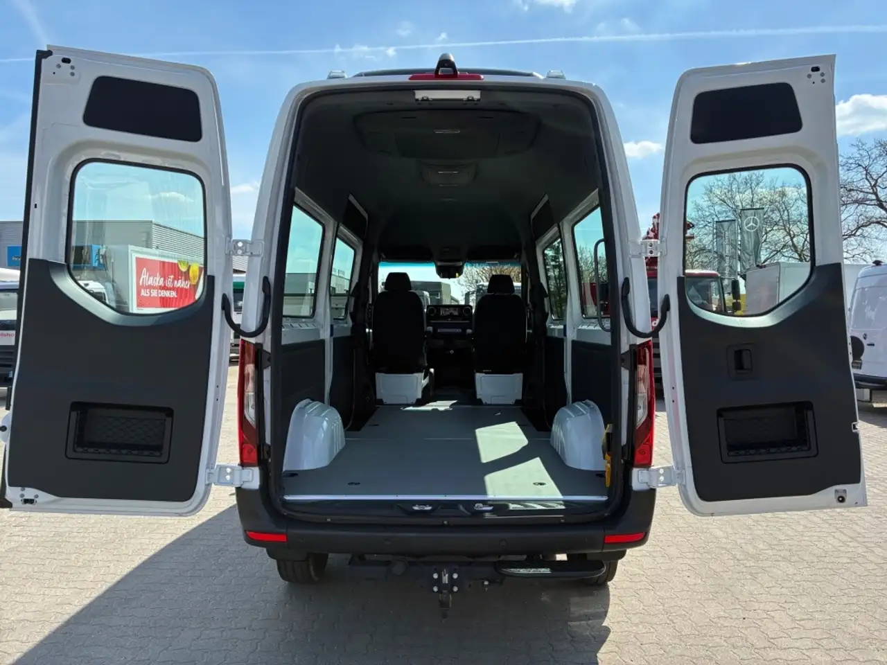 Mercedes-Benz Sprinter 419 10
