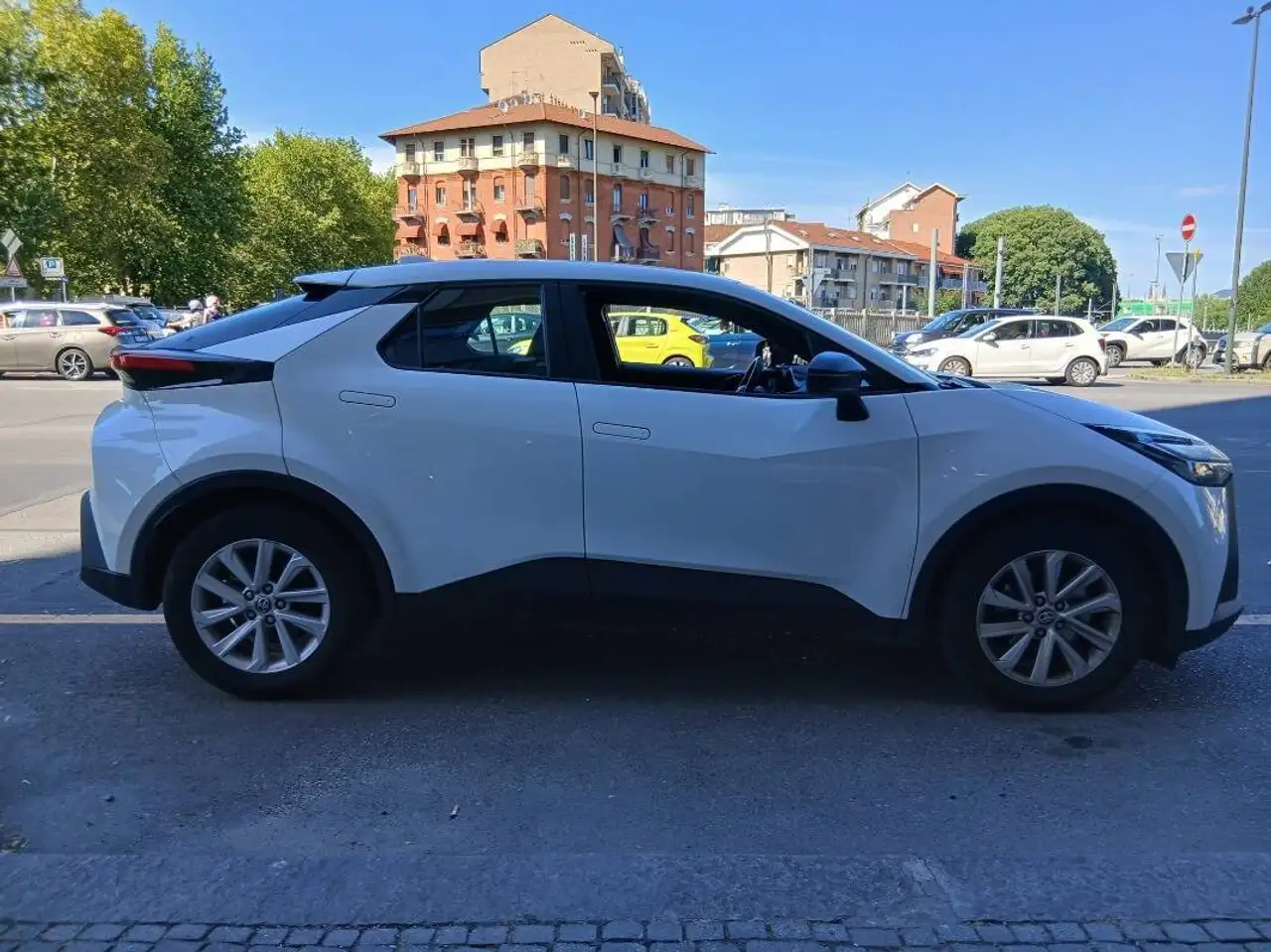 Toyota C-HR 5