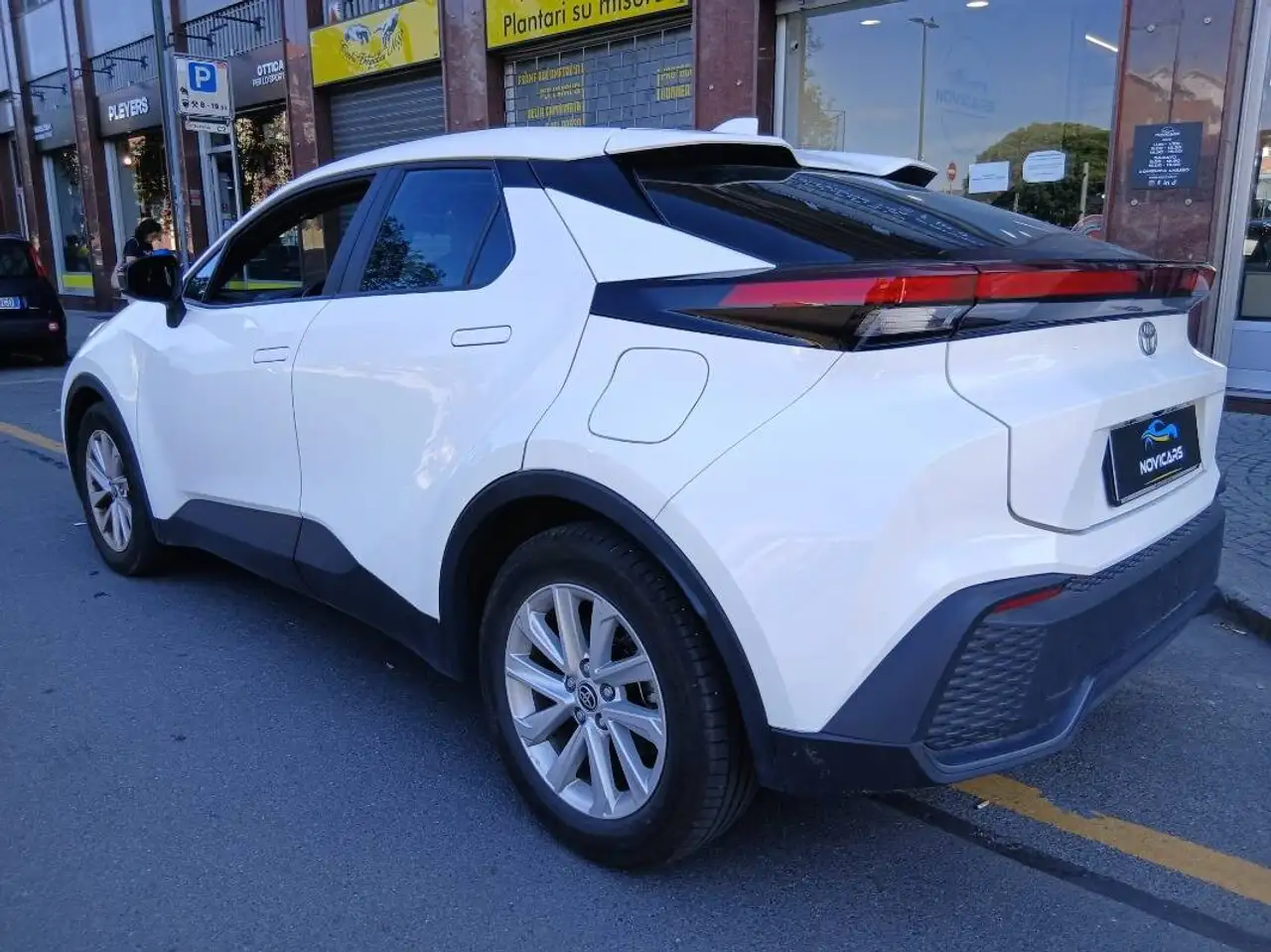 Toyota C-HR 6