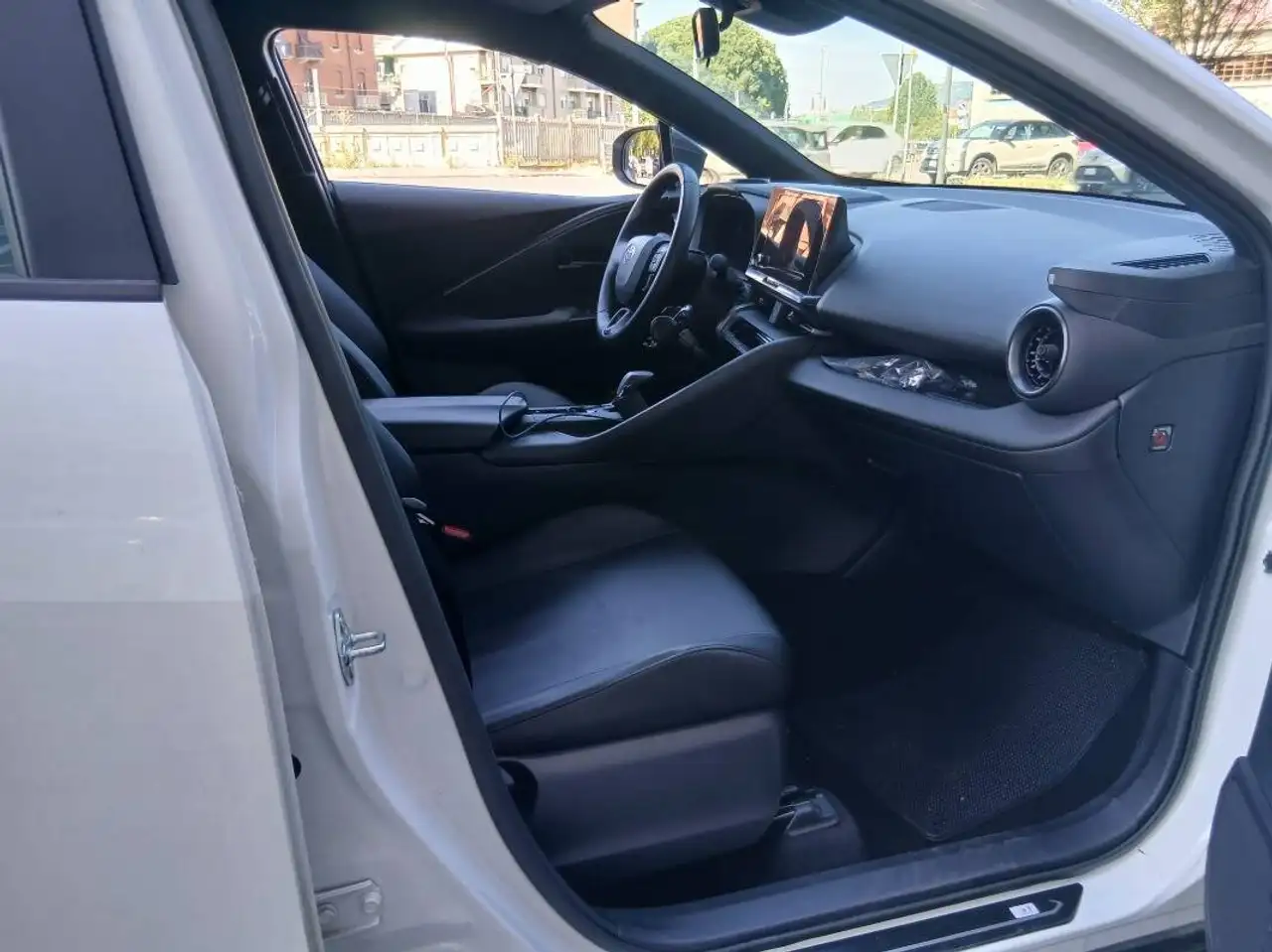 Toyota C-HR 11