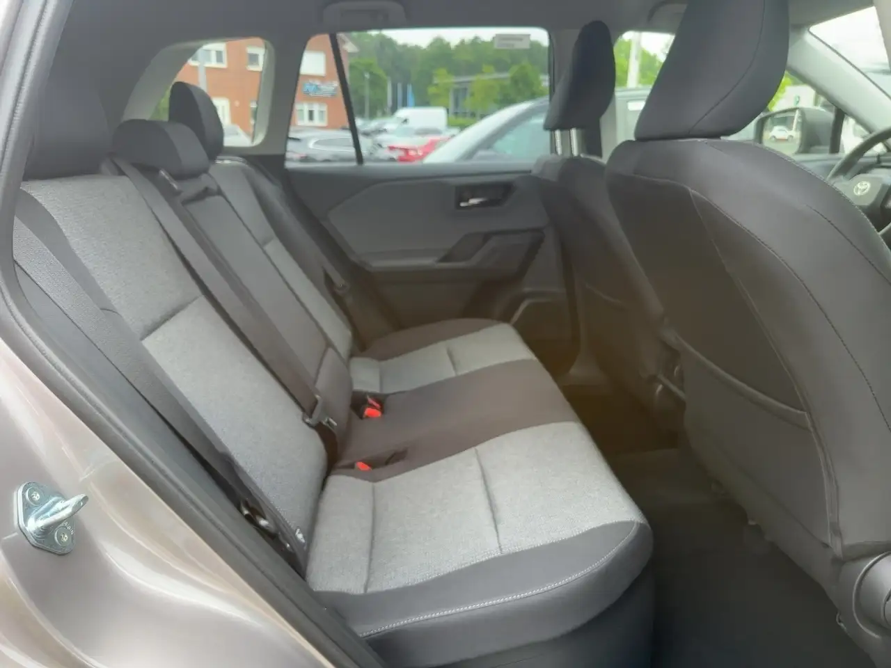 Toyota RAV4 12