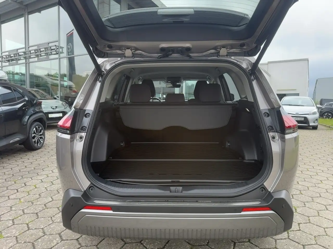 Toyota RAV4 13