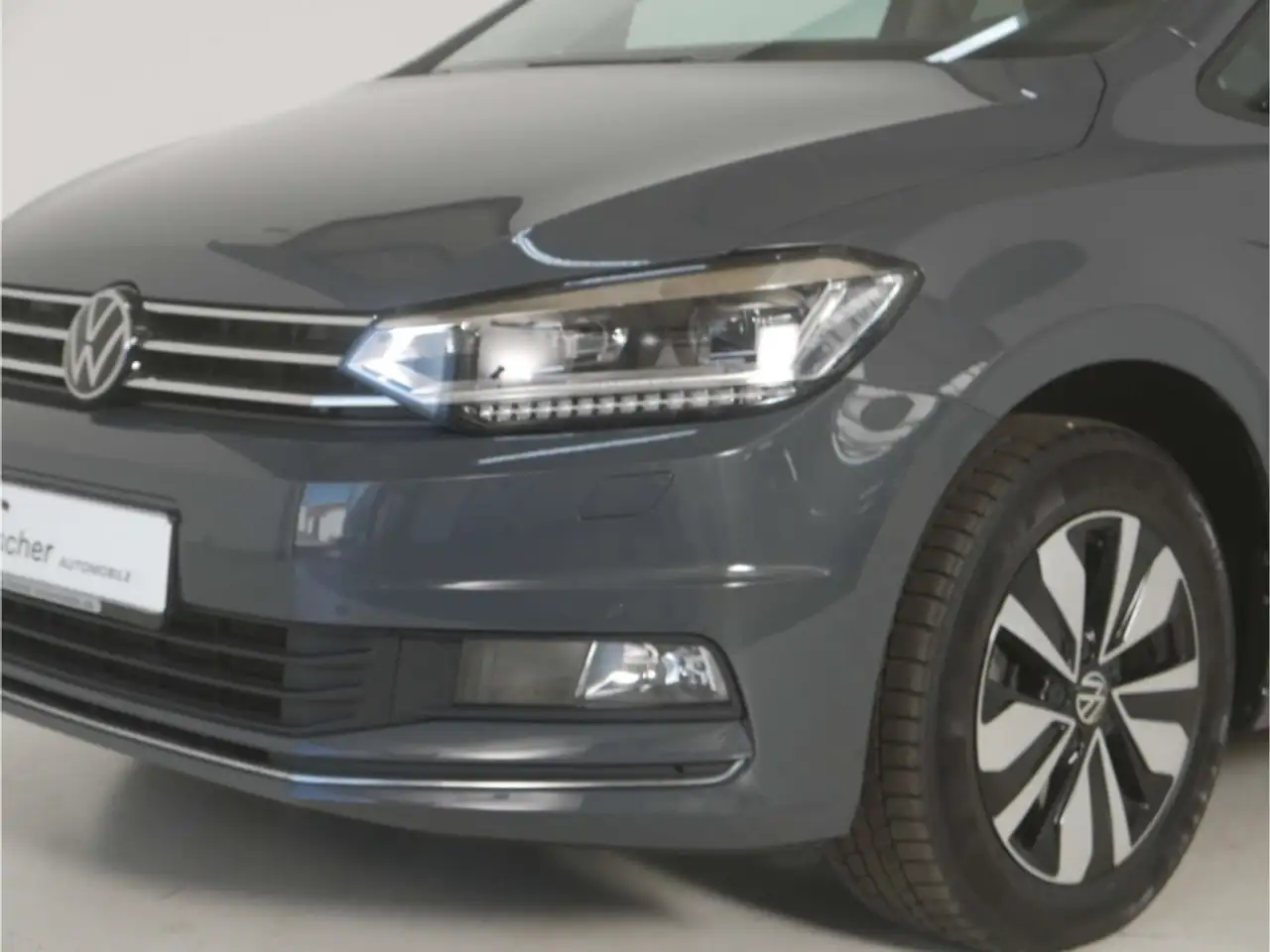 Volkswagen Touran 8