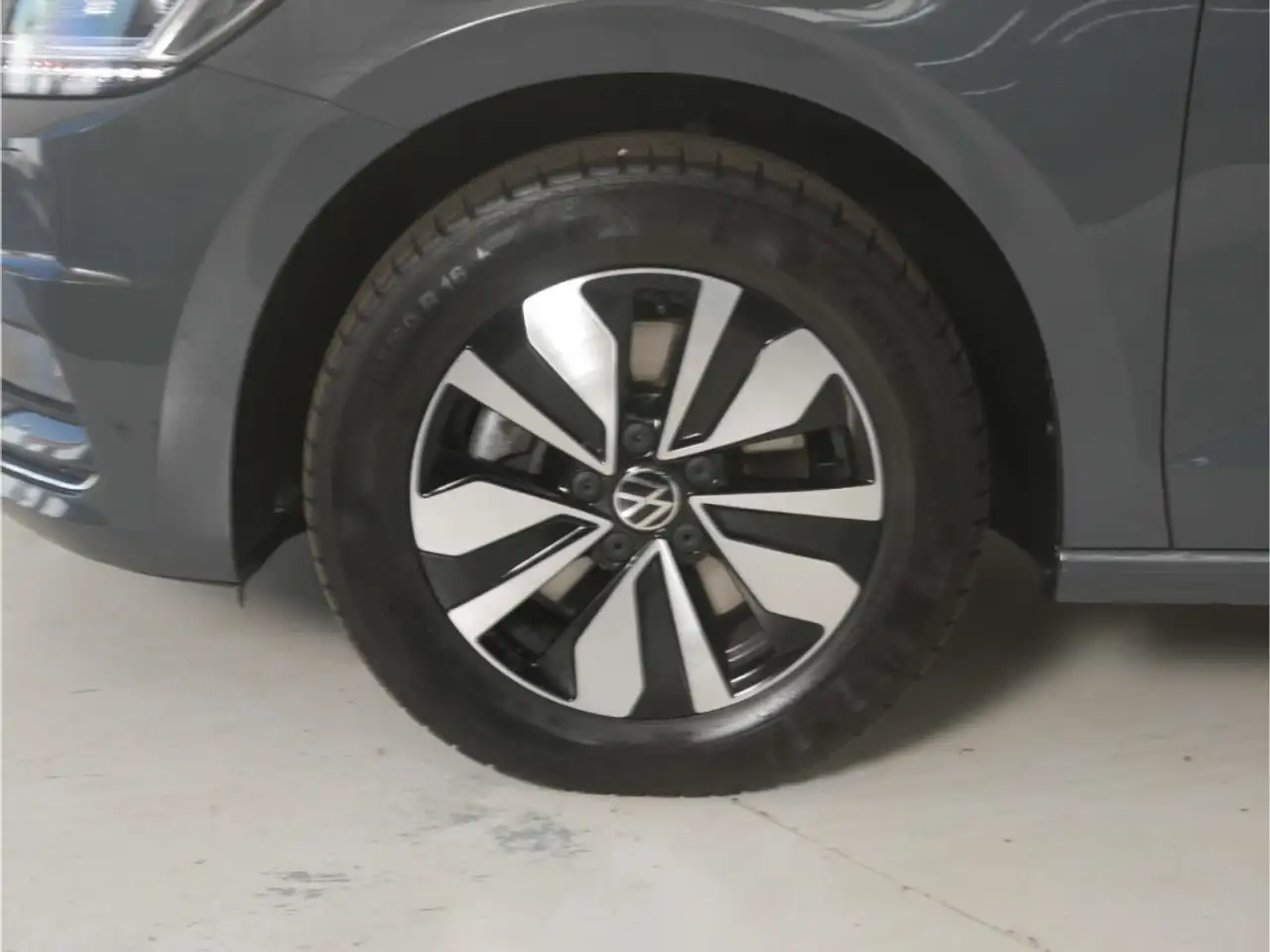 Volkswagen Touran 9