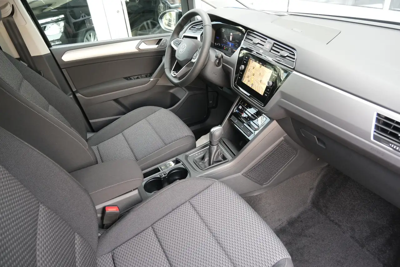 Volkswagen Touran 8