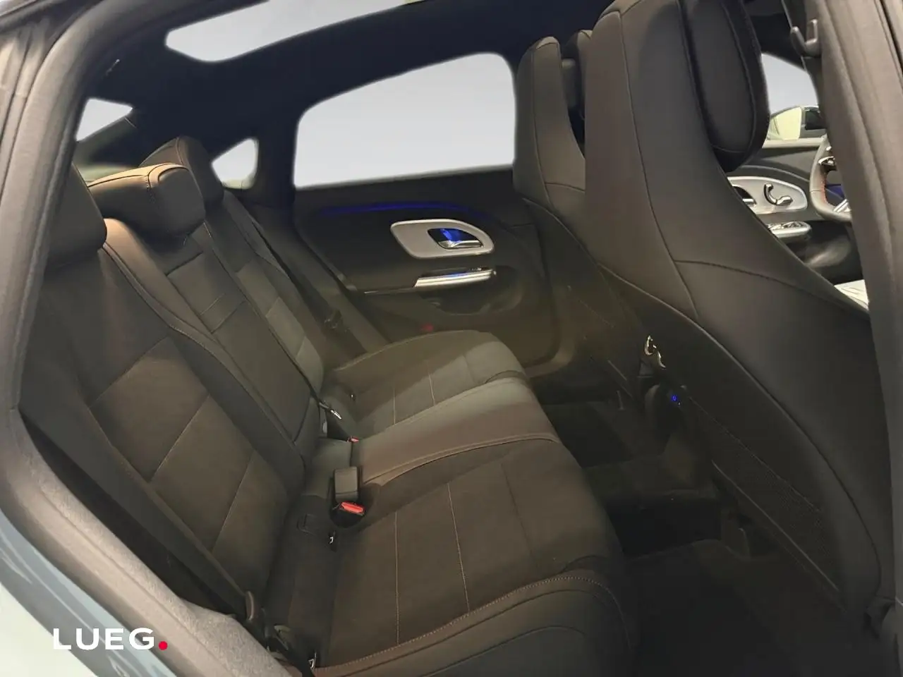 Mercedes-Benz CLA 200 13