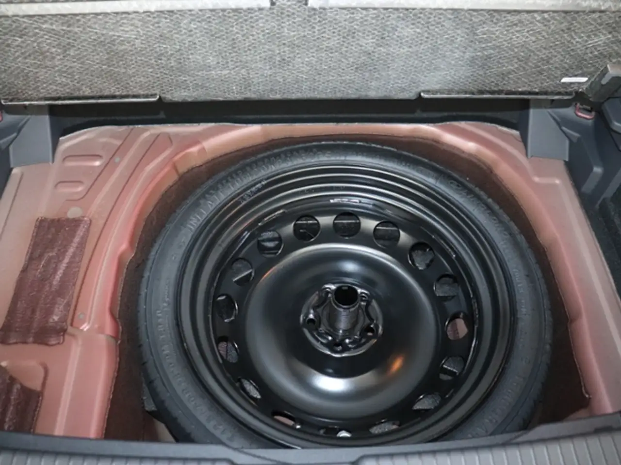 Volkswagen T-Cross 12