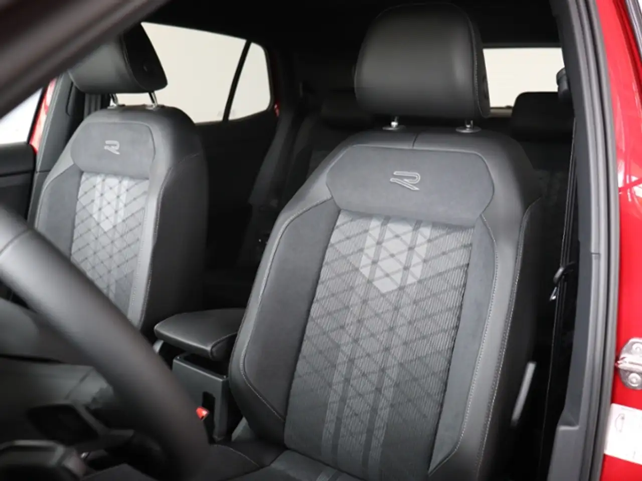 Volkswagen T-Cross 13