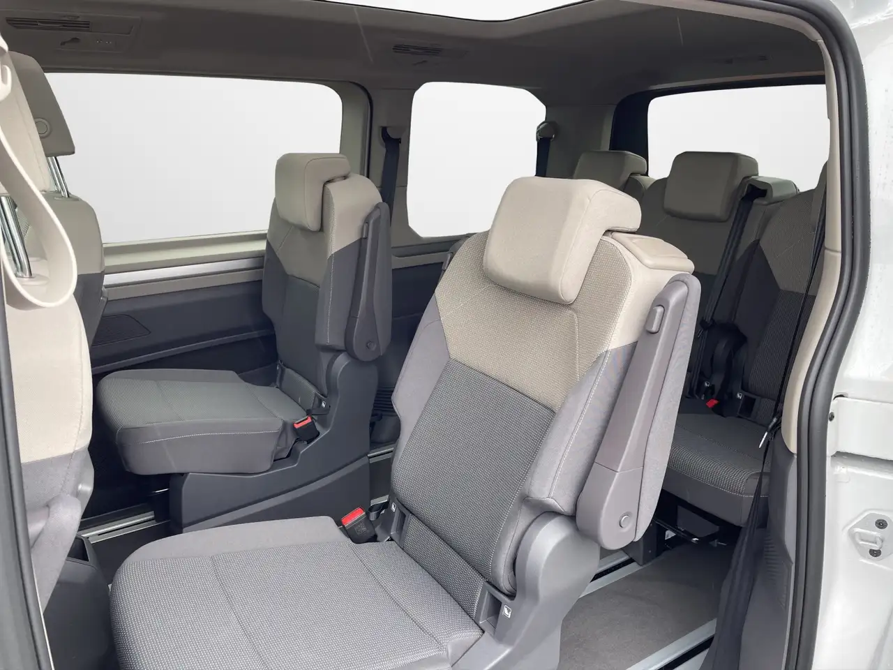 Volkswagen T7 Multivan 11