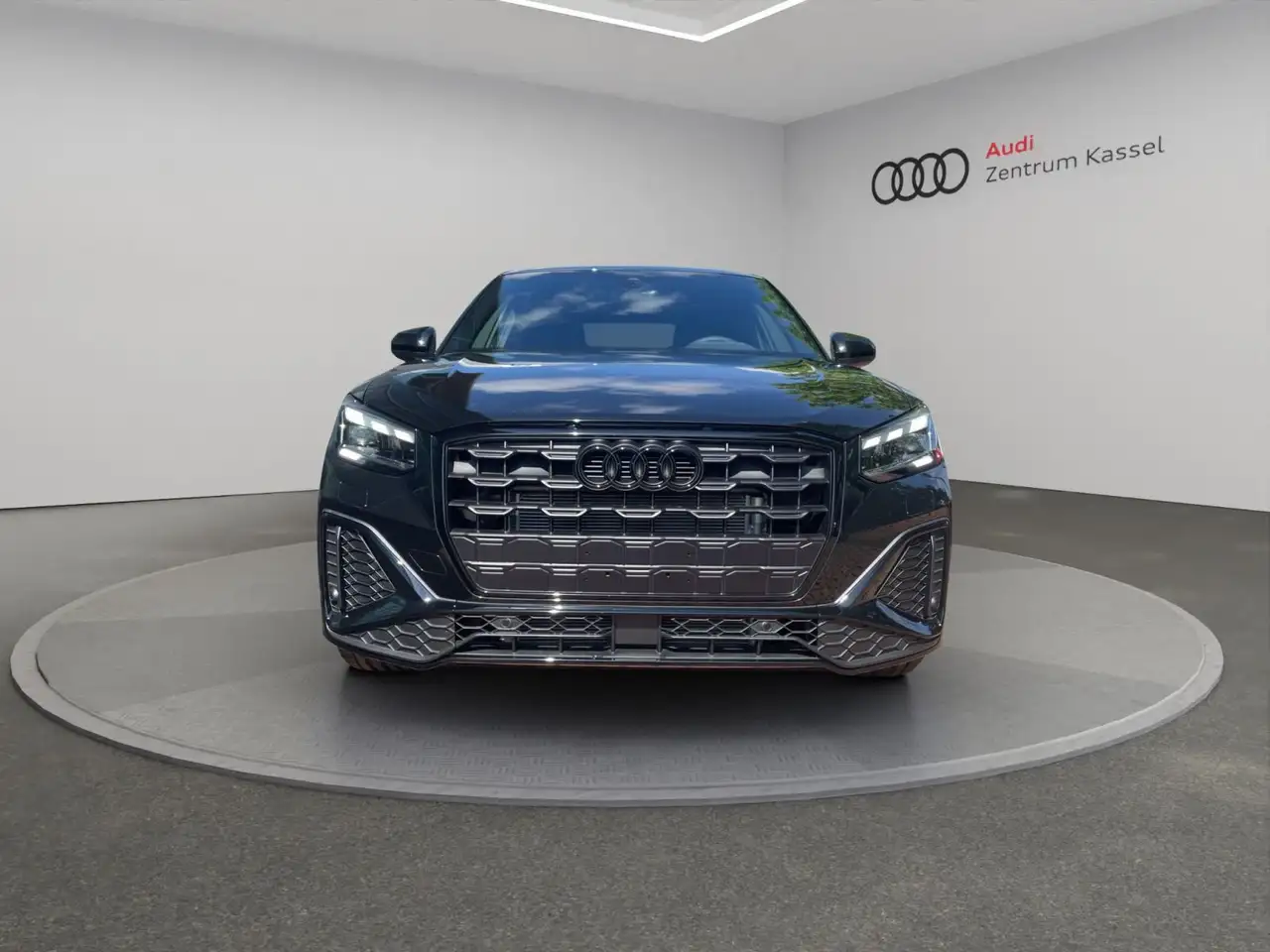 Audi Q2 8