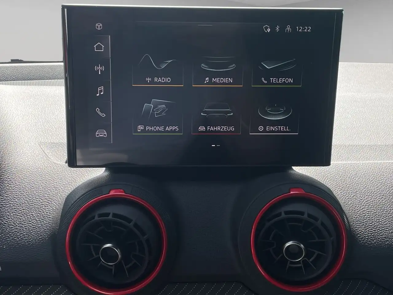 Audi Q2 12