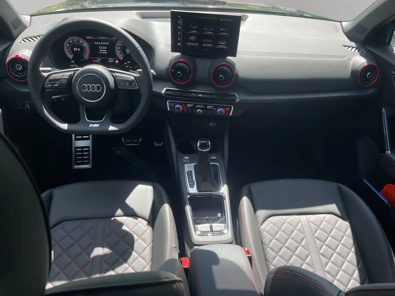 Audi Q2 15