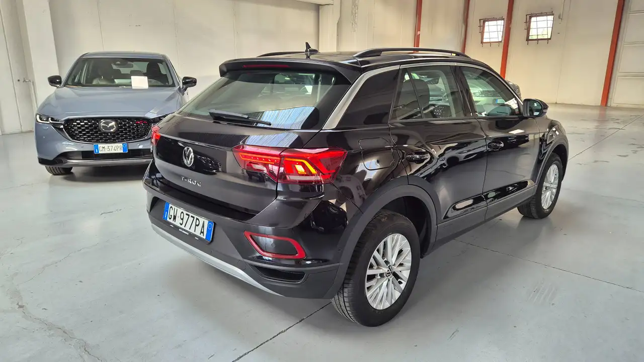 Volkswagen T-Roc 3