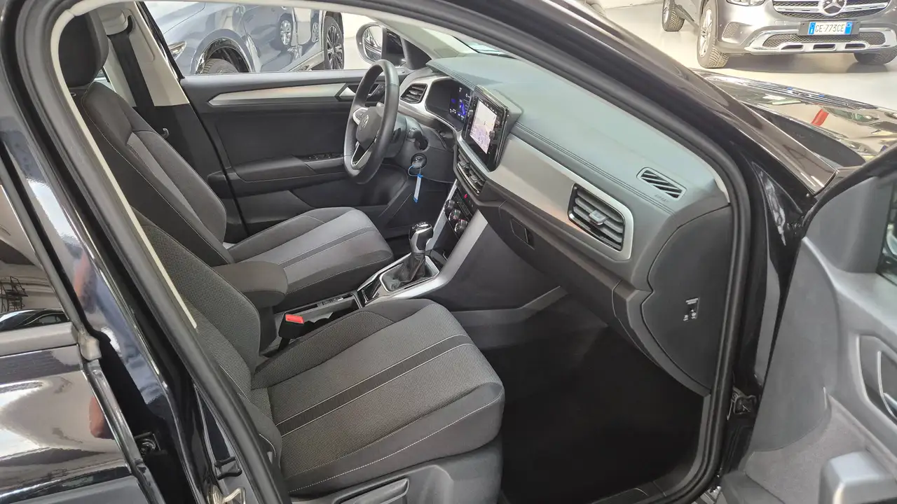 Volkswagen T-Roc 8
