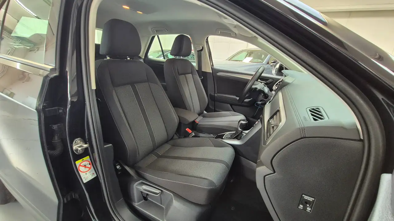 Volkswagen T-Roc 10