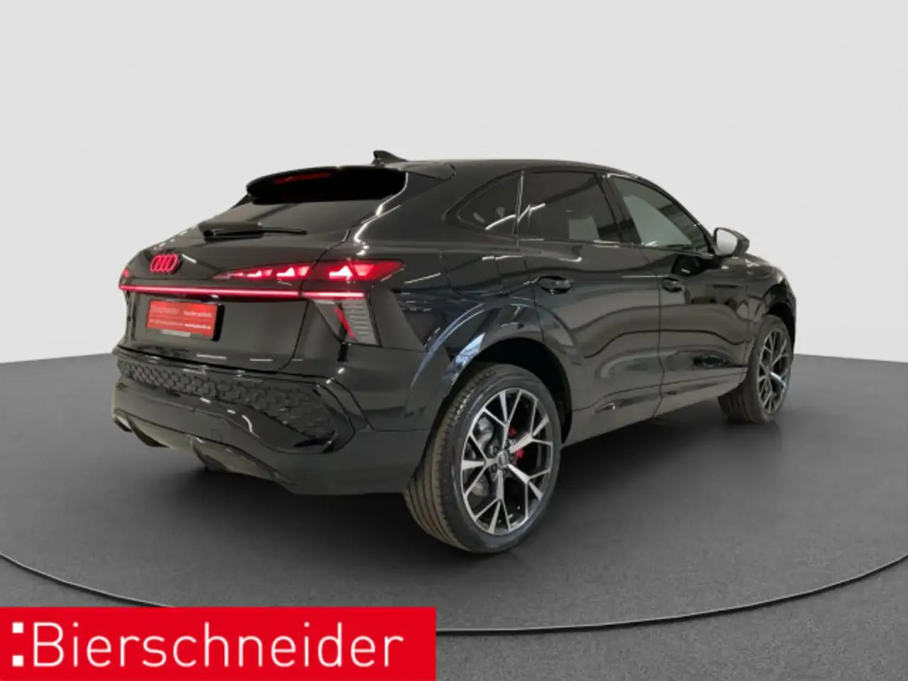 Audi Q3 8